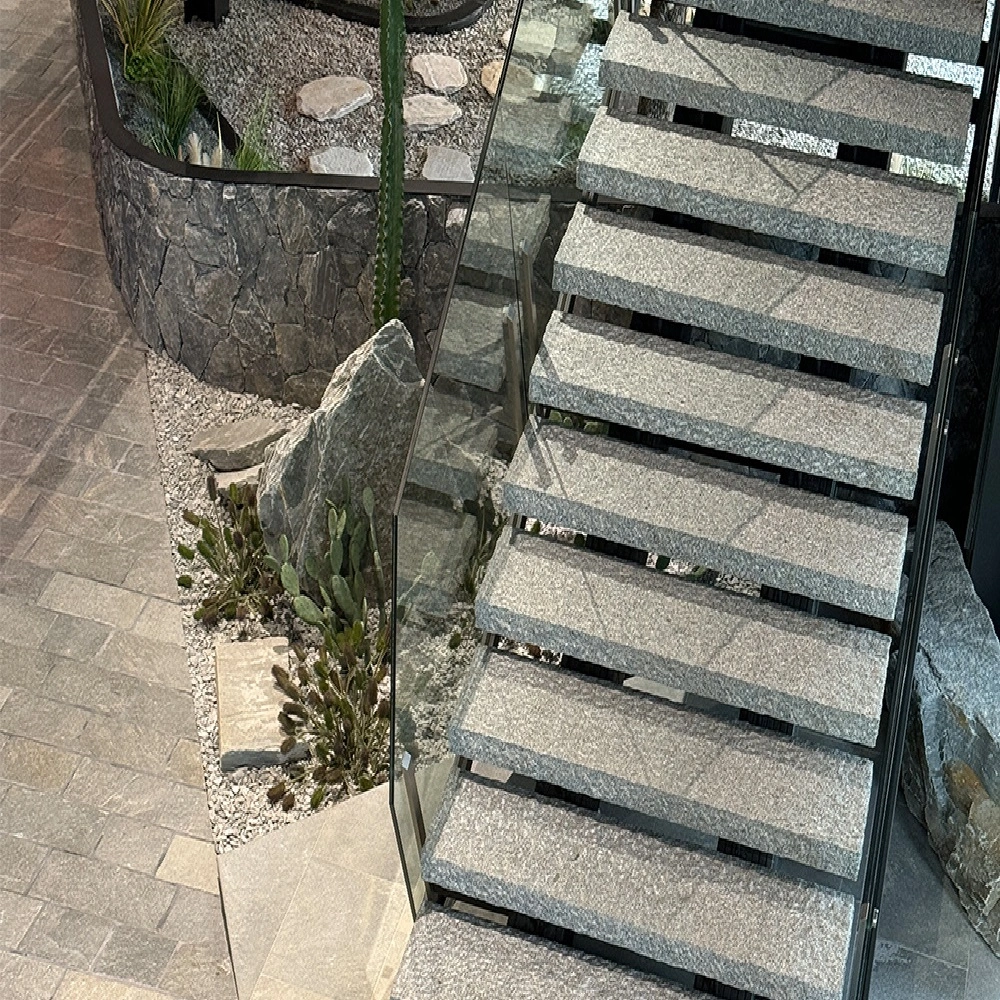 Σκάλα Γρανίτης Γκρι σφυρήλατη Πλάτους 32cm